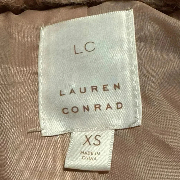 LC Lauren Conrad Women’s XS Toggle Cropped Faux-Fur Jacket Soft Mauve - Picture 4 of 5